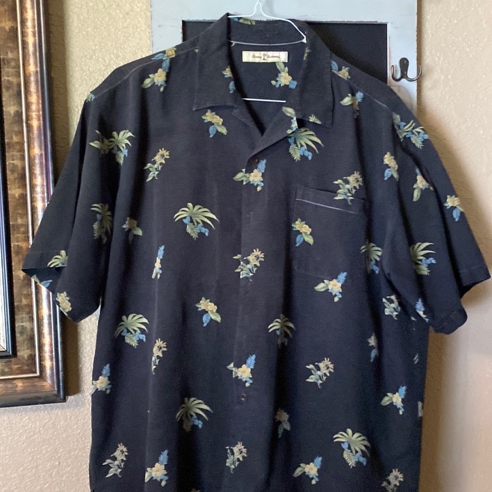 Tommy Bahama 2XL silk button down Hawaiian shirt